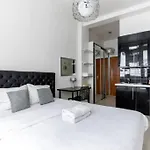 Canal St Martin : Charming Cosy Studio