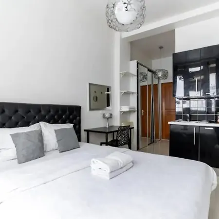 Canal St Martin : Charming Cosy Studio Apartment