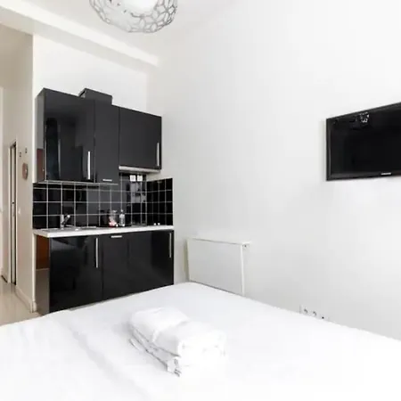 Apartment Canal St Martin : Charming Cosy Studio *